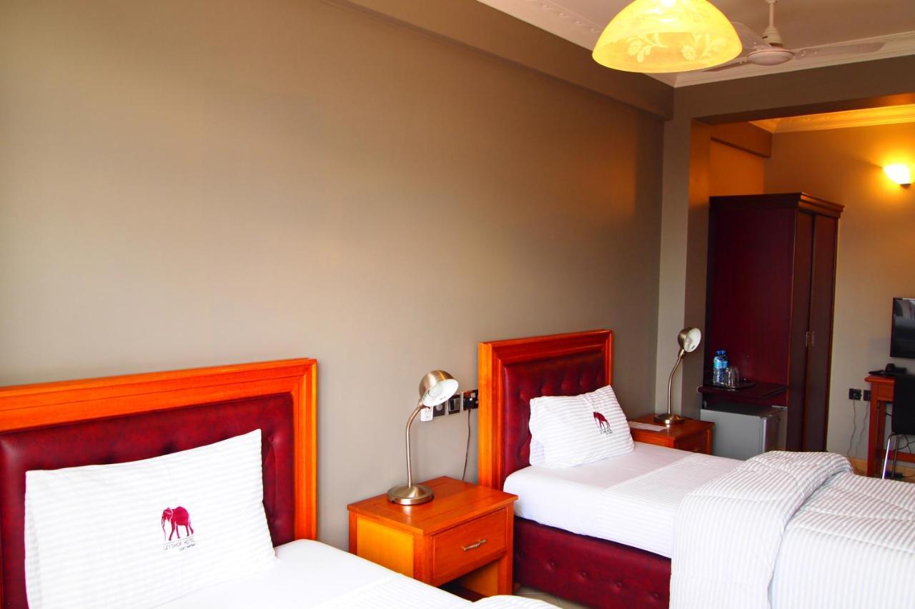 Leyshof Hotel 음완자 외부 사진